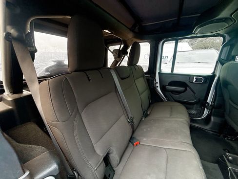 Used 2023 Jeep Wrangler Unlimited Sport AWD/4WD image 31