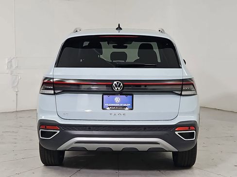 New 2026 Volkswagen Taos SE FWD image 5