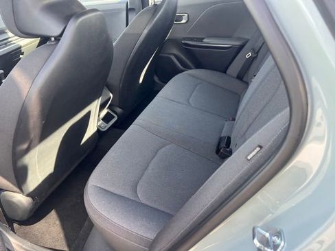 Used 2025 Kia K4 LXS image 10