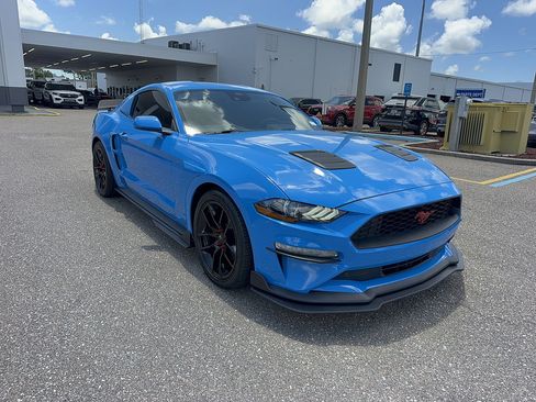 Used 2022 Ford Mustang Coupe RWD image 4