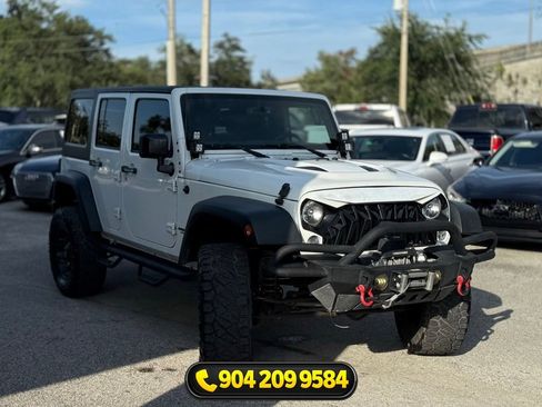 Used 2016 Jeep Wrangler Unlimited Rubicon AWD/4WD image 9