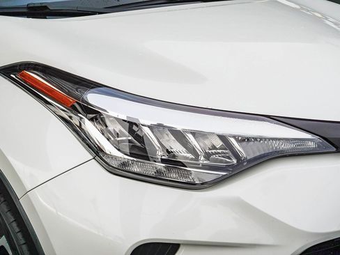 Used 2020 Toyota C-HR XLE image 11
