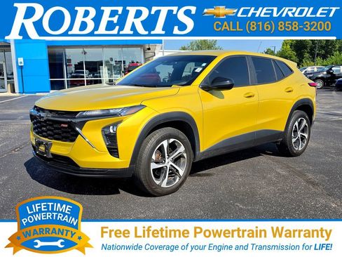 Used 2024 Chevrolet Trax RS w/ Driver Confidence Package FWD image 1