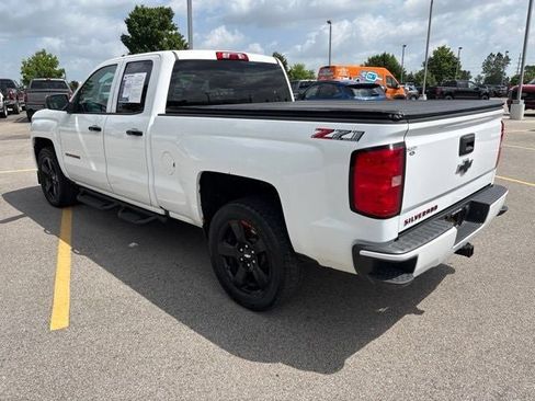 Used 2018 Chevrolet Silverado 1500 LT w/ Redline Edition AWD/4WD image 14