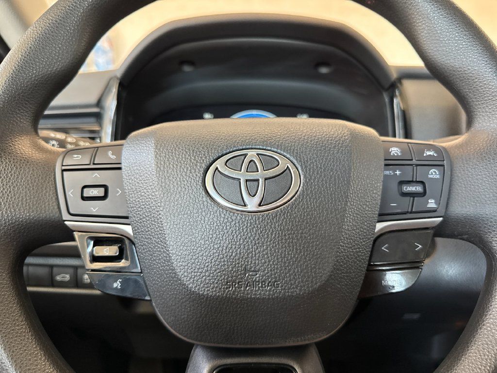Used 2025 Toyota Camry LE FWD image 21