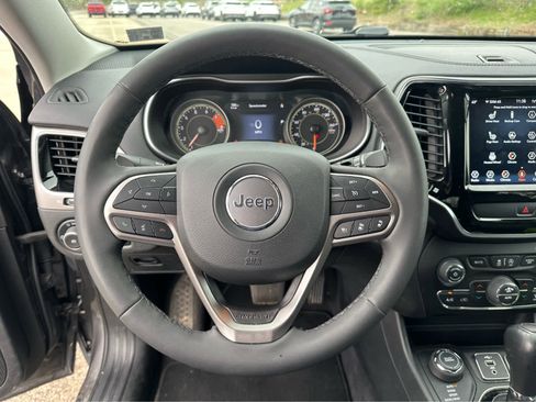 Used 2022 Jeep Cherokee Limited image 12