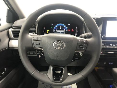 Used 2025 Toyota Camry LE image 15