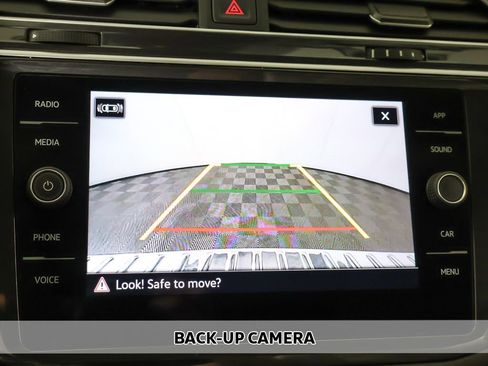 Used 2024 Volkswagen Tiguan SE image 6