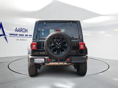 Used 2025 Jeep Wrangler Unlimited Sahara AWD/4WD image 3