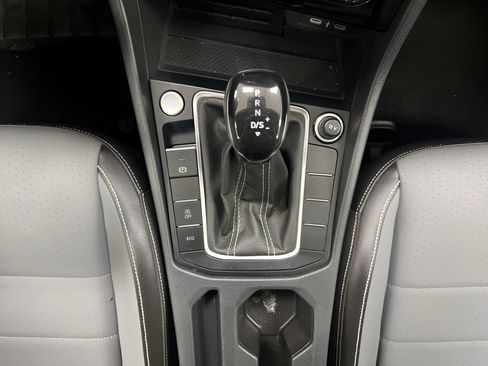 Used 2025 Volkswagen Jetta SE FWD image 22