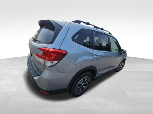 Used 2021 Subaru Forester Premium AWD/4WD image 5