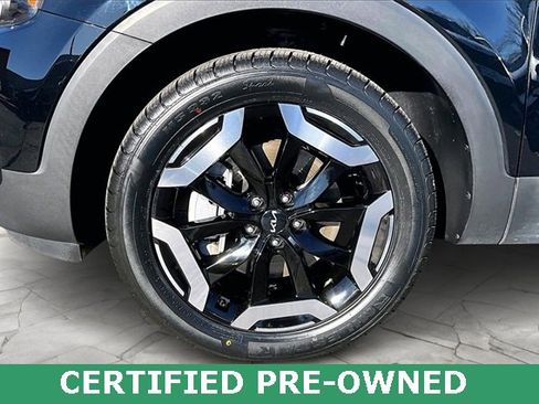 Used 2023 Kia Telluride EX w/ EX Captain's Chair Package image 8