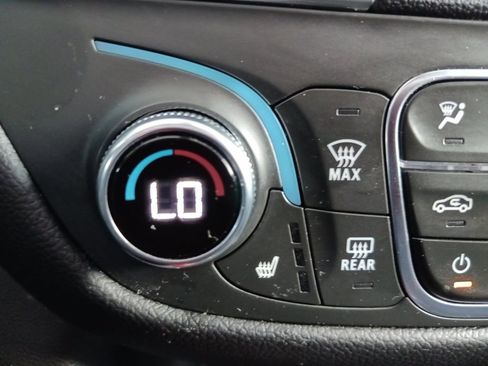 Used 2024 Chevrolet Equinox LT AWD/4WD image 24