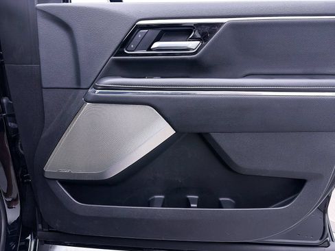 Used 2025 GMC Sierra EV Denali AWD/4WD image 36