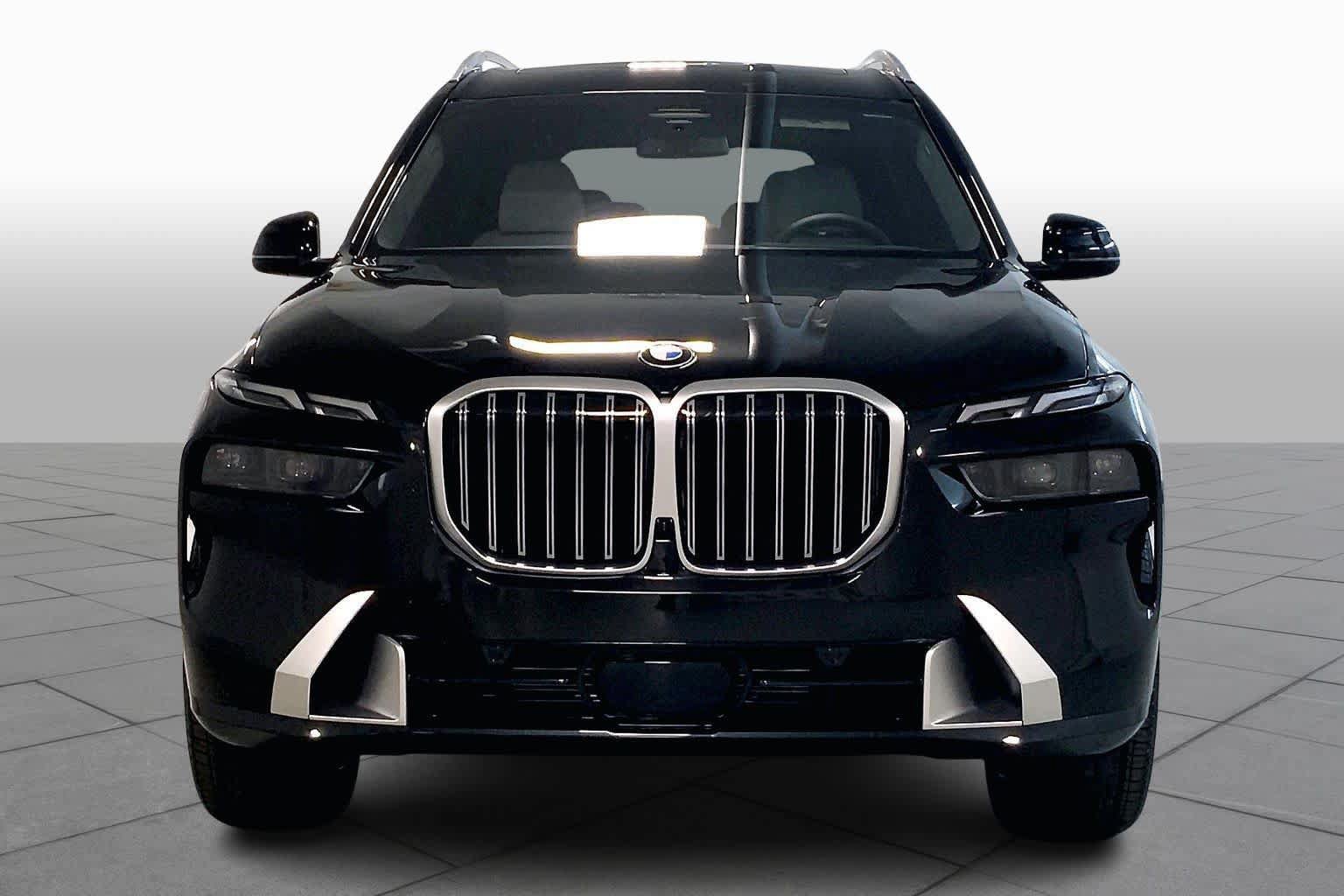 Used 2026 BMW X7 xDrive40i w/ Executive Package AWD/4WD image 3