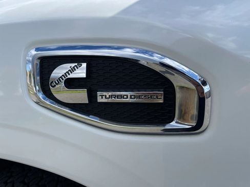 Used 2016 Nissan Titan SL image 38