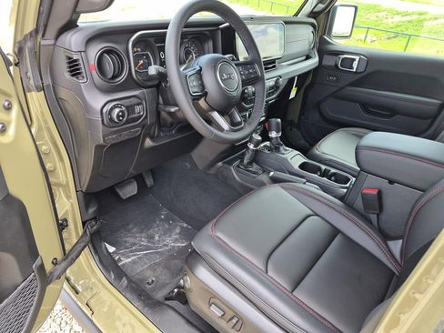 New 2026 Jeep Gladiator Rubicon AWD/4WD image 13