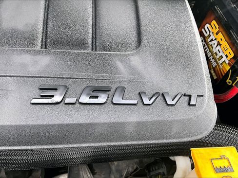 Used 2020 Dodge Grand Caravan SXT image 32