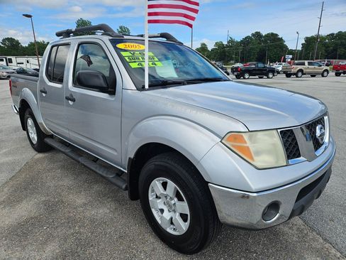 Used 2005 Nissan Frontier NISMO w/ (J01) Sunroof Pkg AWD/4WD image 8