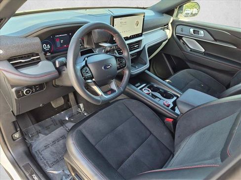 Used 2025 Ford Explorer ST AWD/4WD image 10