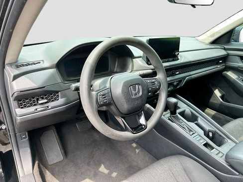 Used 2023 Honda Accord EX image 9