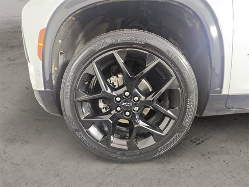 Used 2024 Chevrolet Traverse RS image 14
