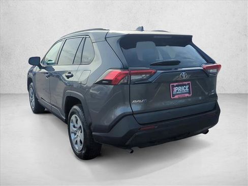 Used 2021 Toyota RAV4 LE image 8
