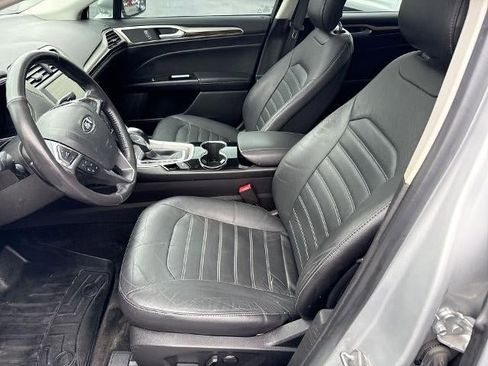 Used 2014 Ford Fusion SE w/ Equipment Group 202A image 19