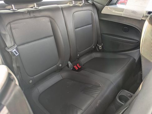Used 2019 Volkswagen Beetle 2.0T SE image 34