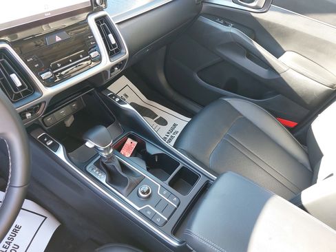 Used 2022 Kia Sorento S w/ Panoramic Sunroof Package image 27