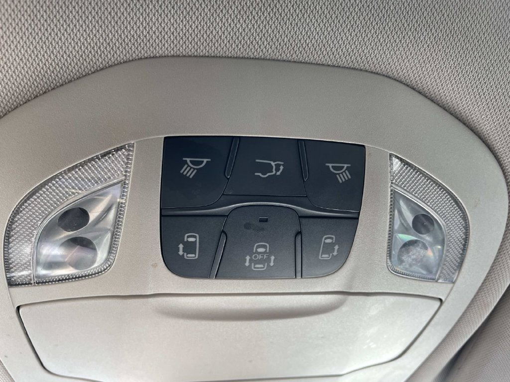 Used 2024 Chrysler Pacifica Touring-L FWD image 43