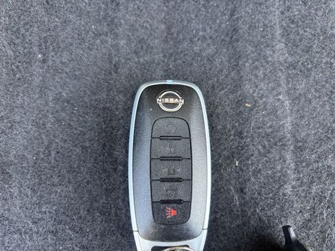 Used 2025 Nissan Rogue SV AWD/4WD image 27