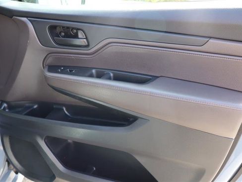 Used 2025 Honda Odyssey Sport-L image 9