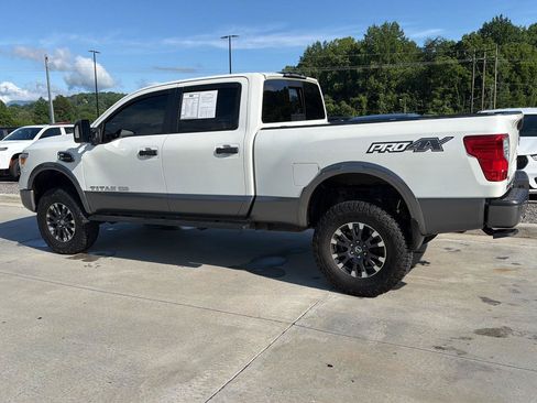 Used 2017 Nissan Titan PRO-4X AWD/4WD image 6