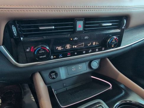 Used 2025 Nissan Rogue Platinum w/ Platinum Premium Package image 38