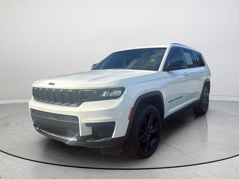 Used 2023 Jeep Grand Cherokee L Laredo AWD/4WD image 5