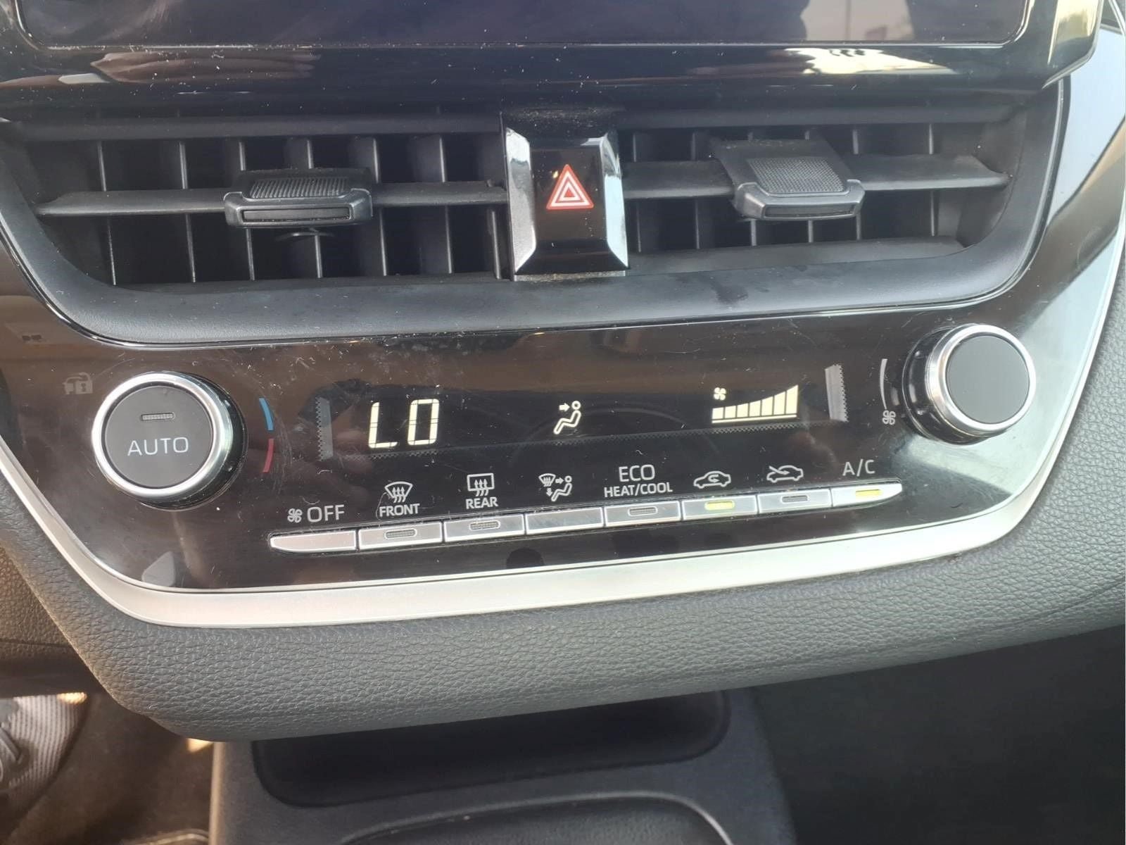 Used 2024 Toyota Corolla LE FWD image 12