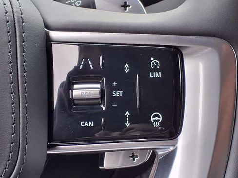 New 2025 Land Rover Range Rover Long Wheelbase SE image 15