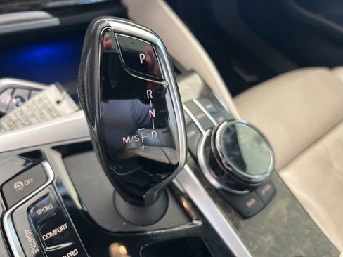 Used 2019 BMW M550i xDrive w/ Dynamic Handling Package AWD/4WD image 9