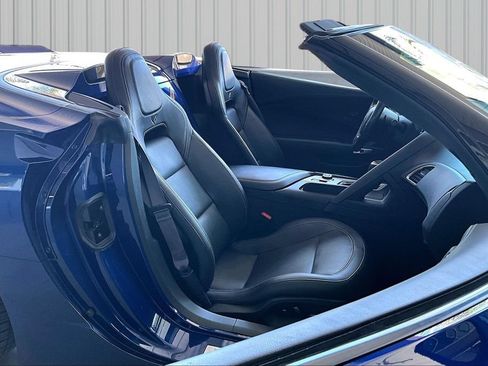 Used 2017 Chevrolet Corvette Stingray Convertible w/ 2LT Preferred Equipment Group RWD image 17