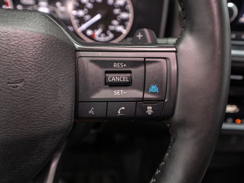 Used 2025 Nissan Rogue SV w/ SV Premium Package FWD image 25
