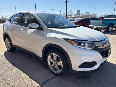 Used 2019 Honda HR-V LX image 7