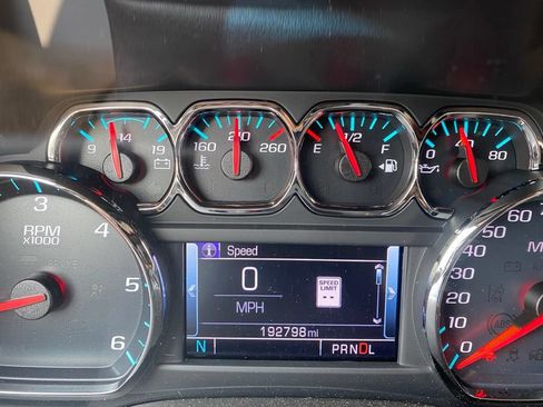 Used 2017 GMC Yukon XL SLT AWD/4WD image 12