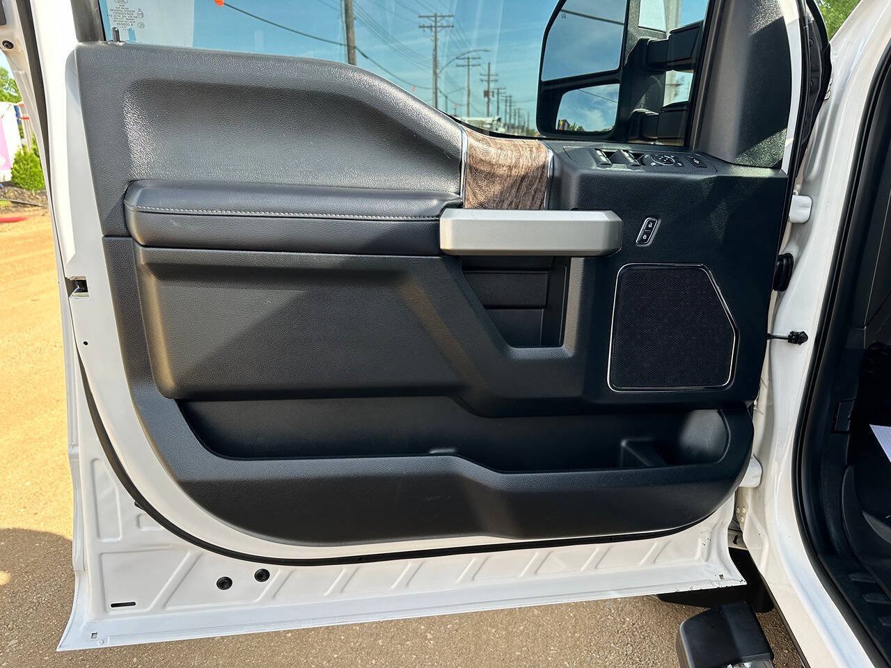 Used 2017 Ford F250 Lariat w/ Chrome Package AWD/4WD image 38
