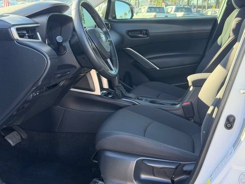 Used 2022 Toyota Corolla Cross LE FWD image 15
