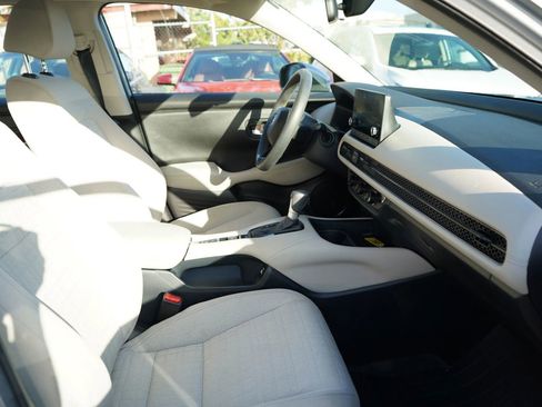 Used 2023 Honda HR-V LX image 17