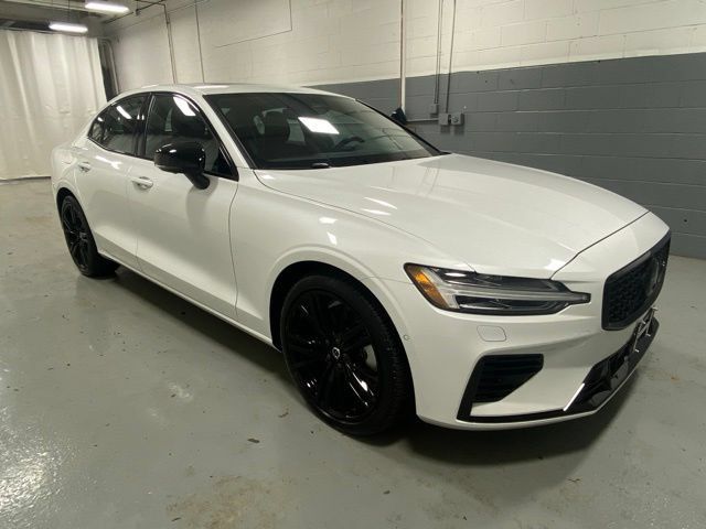 Used 2025 Volvo S60 T8 Ultra AWD/4WD image 4