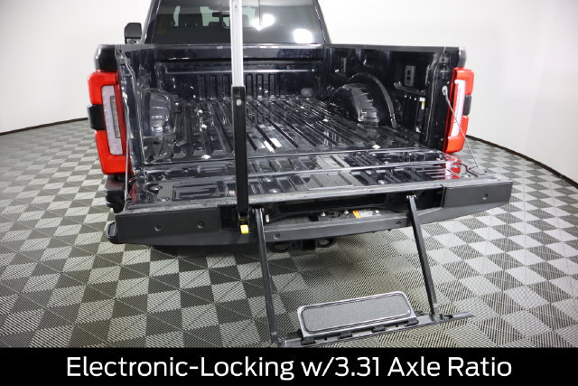 Used 2024 Ford F250 Platinum w/ FX4 Off-Road Package AWD/4WD image 33