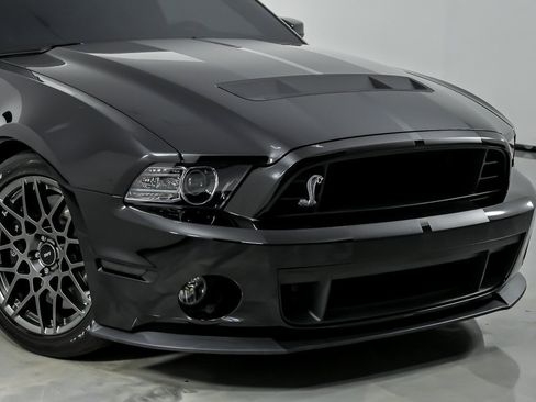 Used 2013 Ford Mustang Shelby GT500 RWD image 3