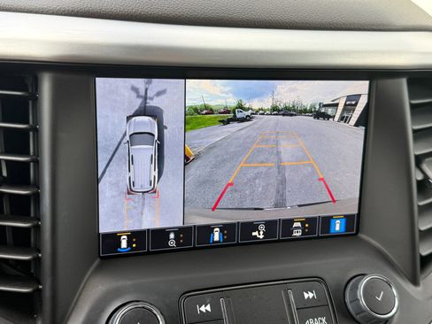 Used 2023 GMC Acadia SLT w/ Technology Package AWD/4WD image 40